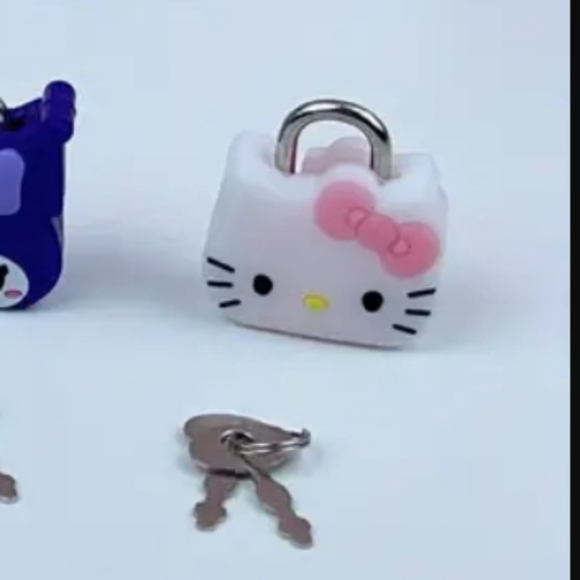 1 Sanrio Lock with Keys - Picture 13 of 13